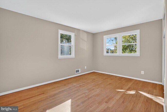Building Photo - 5307 Kepler Ln