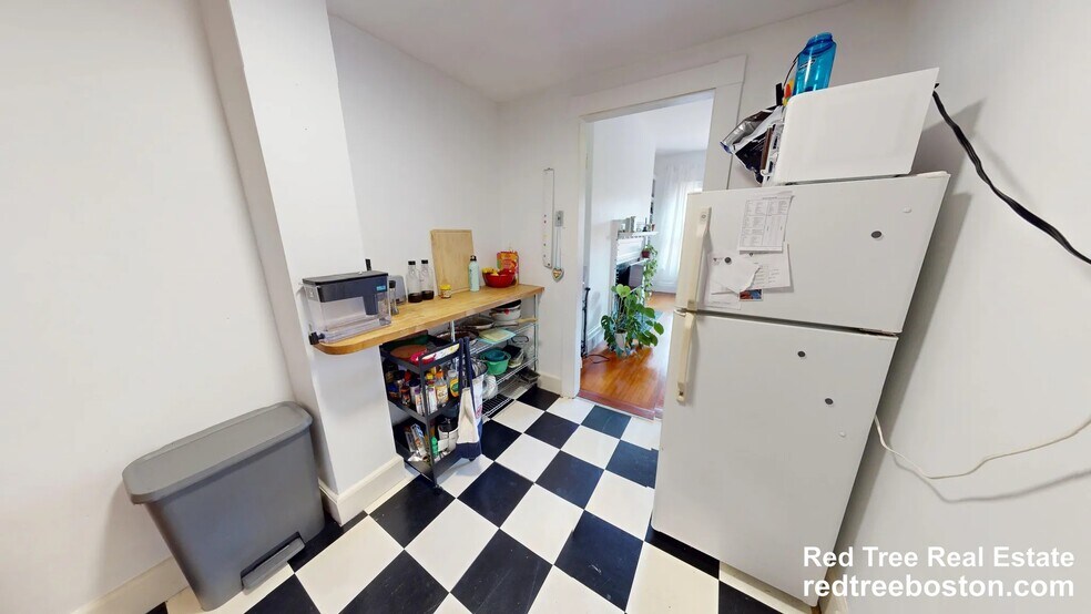 Building Photo - 470 Beacon St