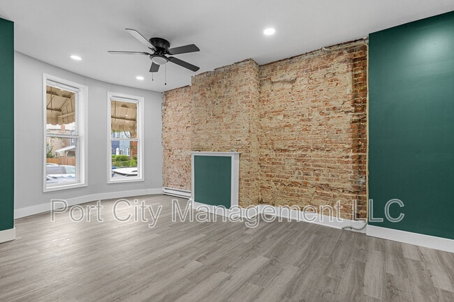 Building Photo - 1806 Aiken St