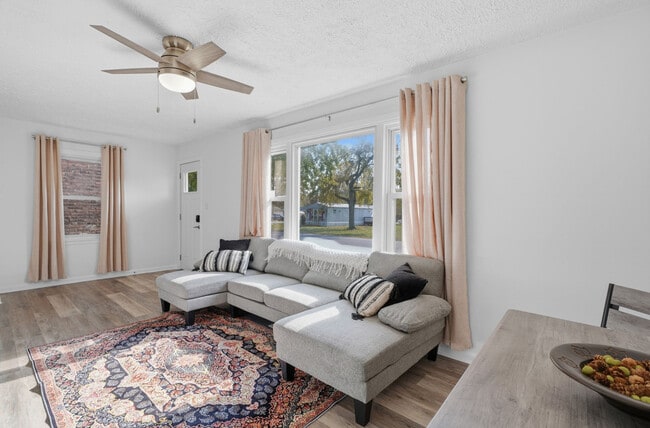 Building Photo - 519 E Water St