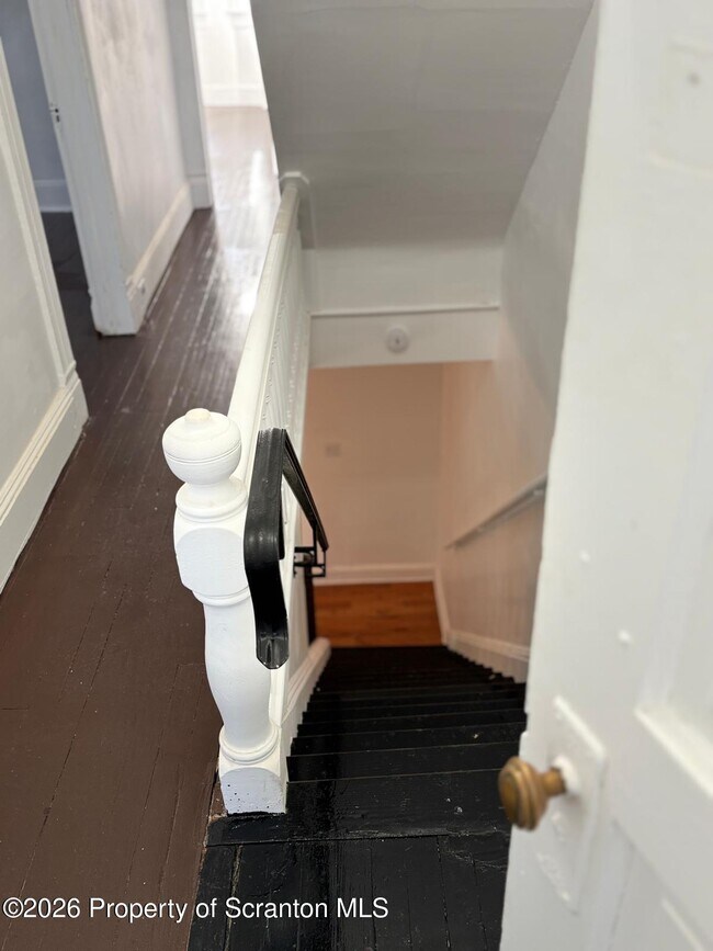 Building Photo - 719 Hemlock St