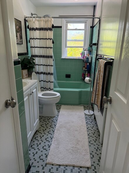 Bathroom - 26 Beechwood Ave