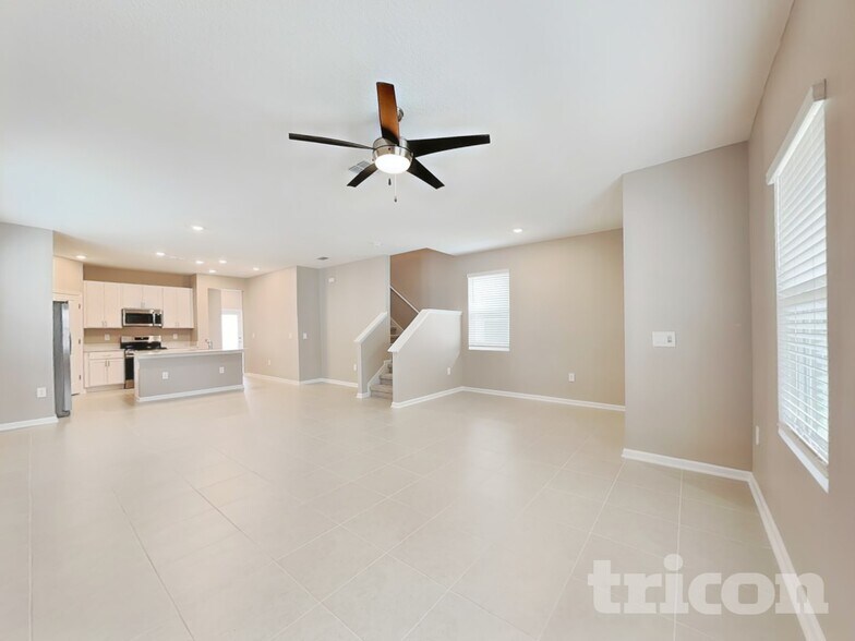 Building Photo - 741 Honeyrock St