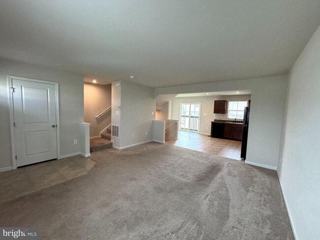 Building Photo - 57 Sebago Pl