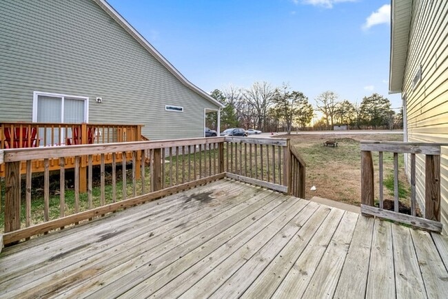 Building Photo - 1709 Evans Rd