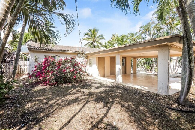 Building Photo - 1640 NW 3rd Ave