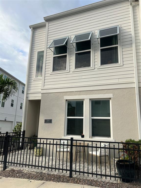 Primary Photo - 2301 Lindstrom St