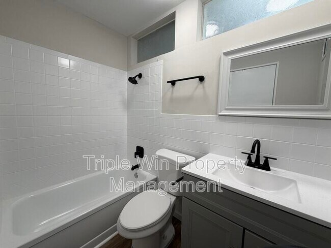 Building Photo - 10805 Landseer Dr