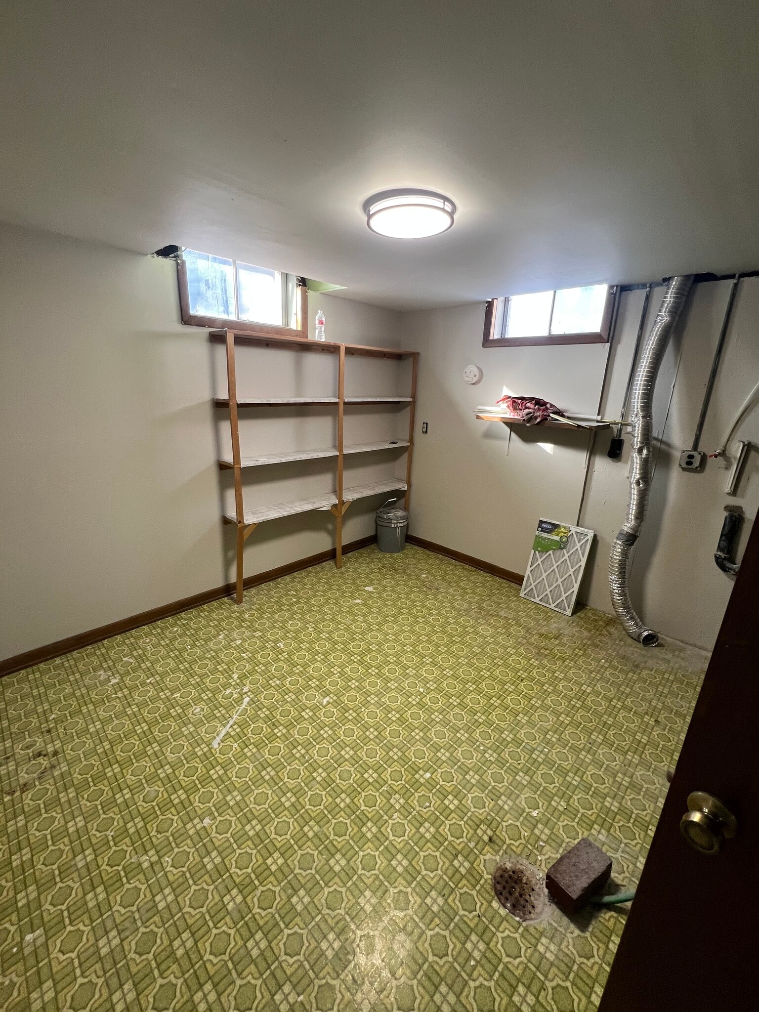 Building Photo - 433 S Ridge Rd