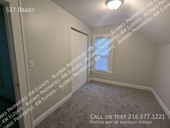 Building Photo - 527 Brady-