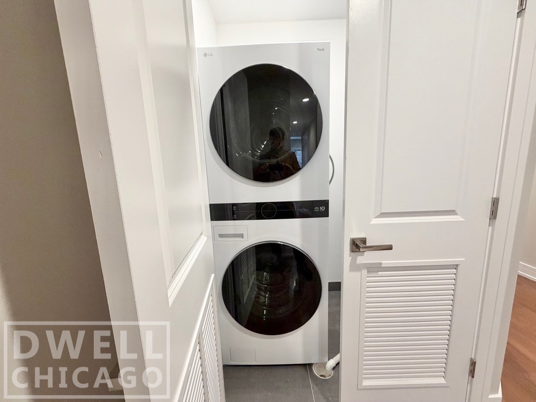 Building Photo - 1709 W Lunt Ave