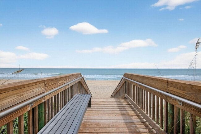 Building Photo - 9650 S Ocean Dr