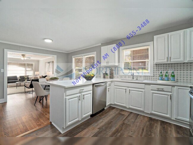 Building Photo - BR/2.5BA SFR with finished basement and back deck in NW Atlanta