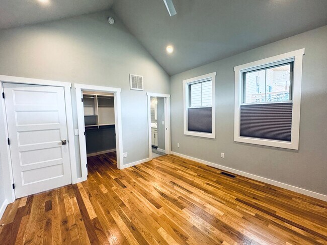 Building Photo - West AVL - Spacious, Beautiful Modern Home
