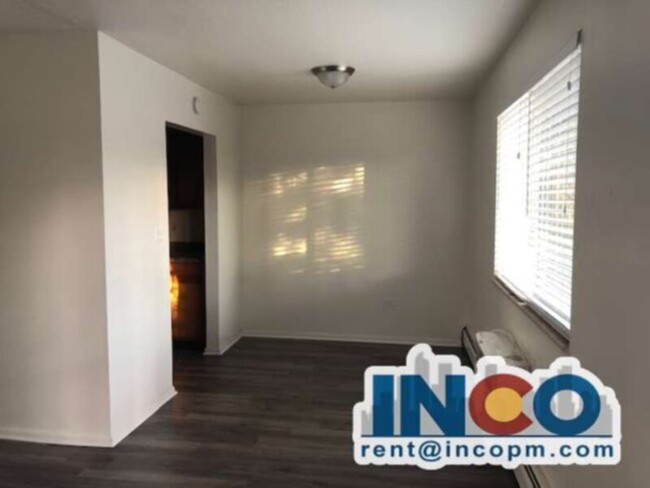 Building Photo - Comfortable 2 bed 1 bath Condo Near Sloans...