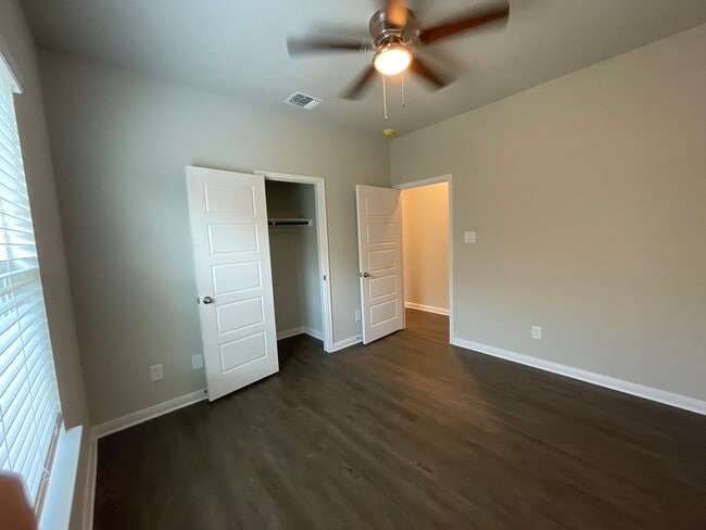 Building Photo - Brand New 3x2 Luxury Duplex in Seguin, TX!