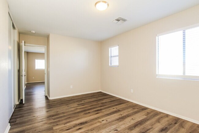 Building Photo - 17037 W Marshall Ln