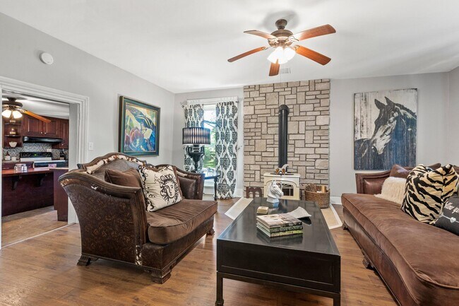 Building Photo - 103 Locust Grove Dr