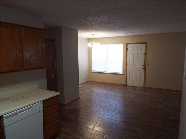 Building Photo - 1510 N Bernice Dr