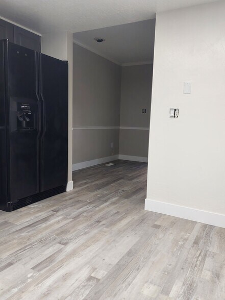 Building Photo - 383 W 750 N