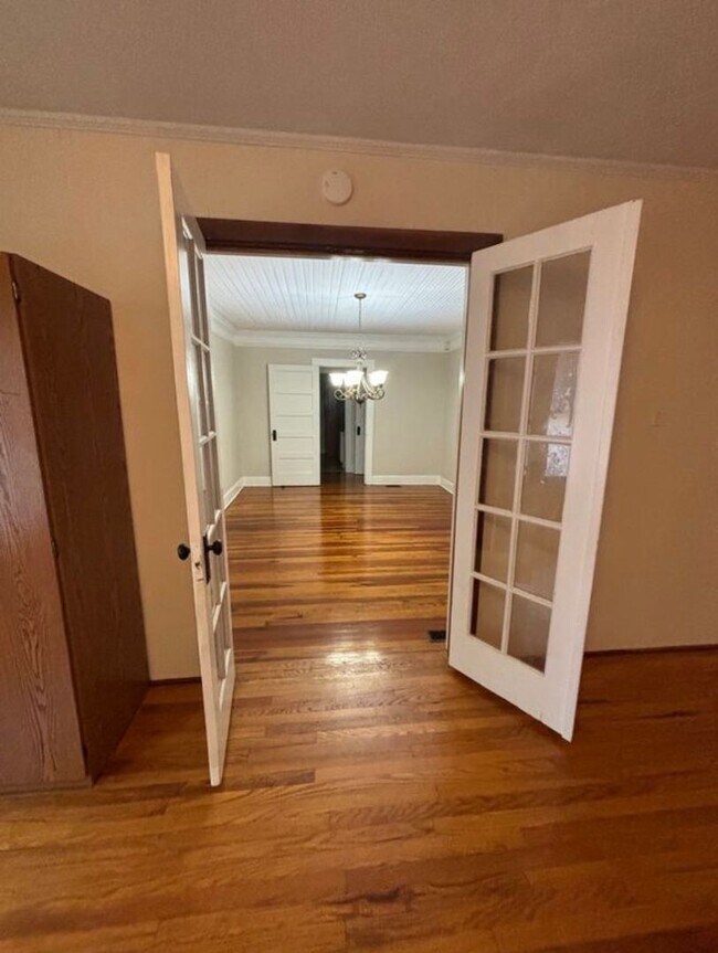 Building Photo - Move-In Ready Single Family Home Close To Downtown Landrum