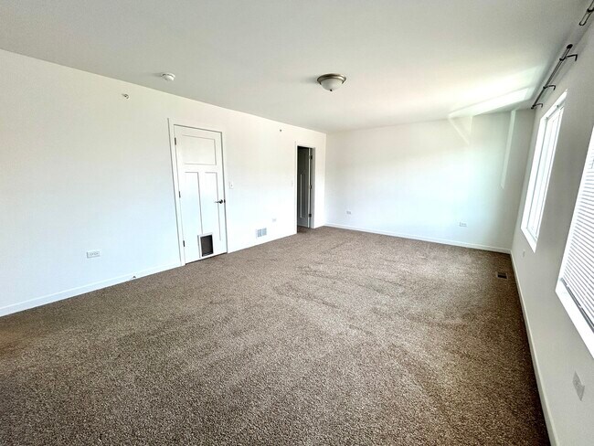 Building Photo - 1123 Gillespie Ln