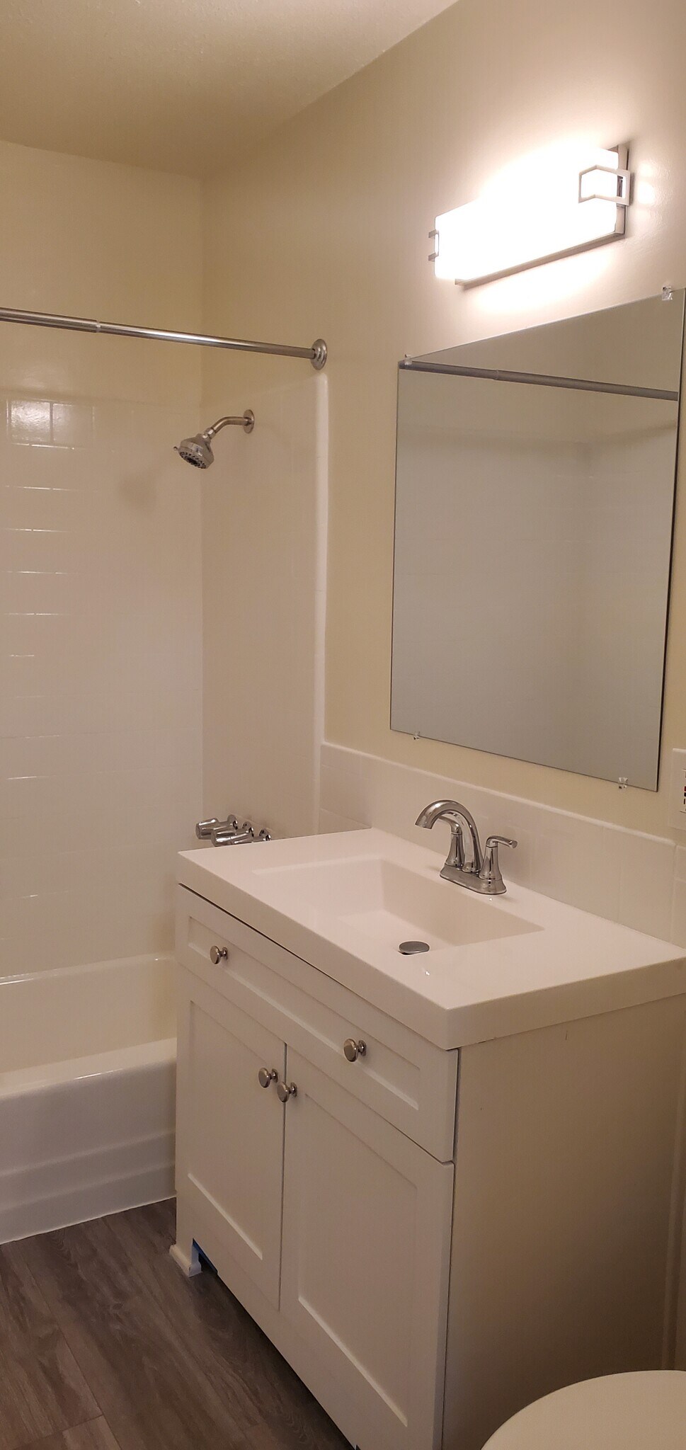 Bathroom - 1938 19th St