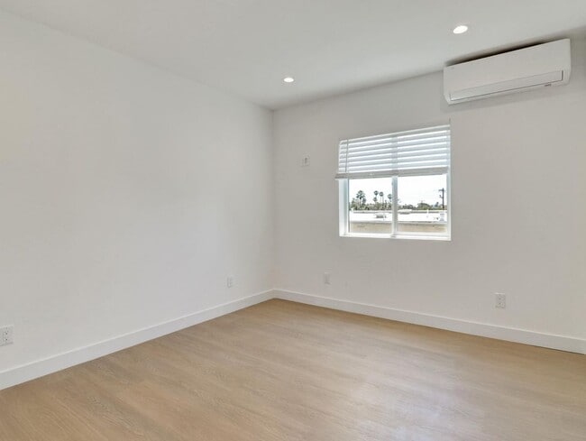 Building Photo - 644 Pier Ave