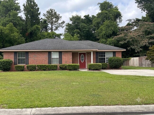 Building Photo - MOVE IN SPECIAL: $500 OFF 1ST MONTH'S RENT!**