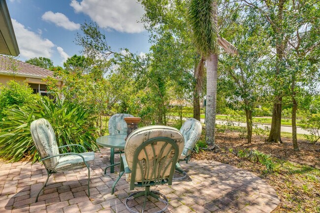 Building Photo - 2130 Rio Nuevo Dr