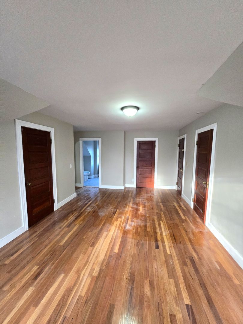 Building Photo - 848 Smith St