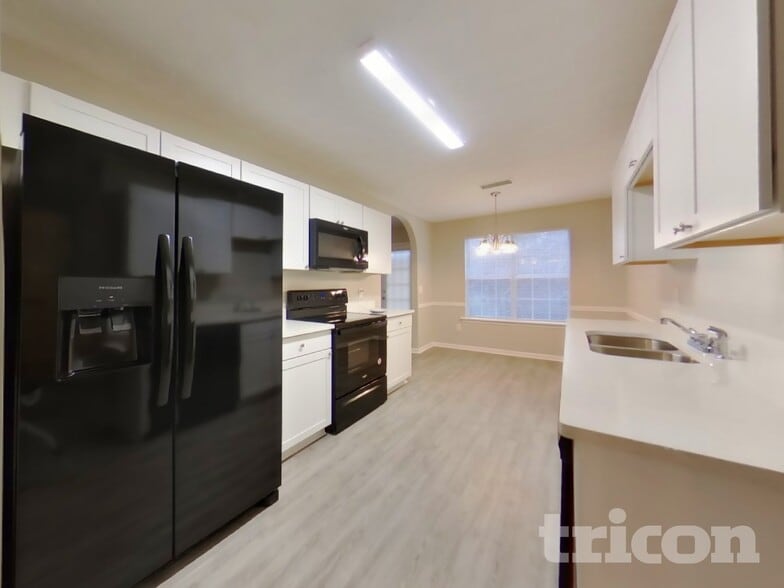 Building Photo - 3710 Michaels Creek Way