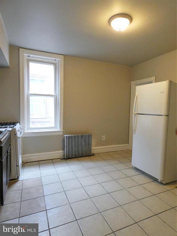 Building Photo - 542 E Woodlawn St