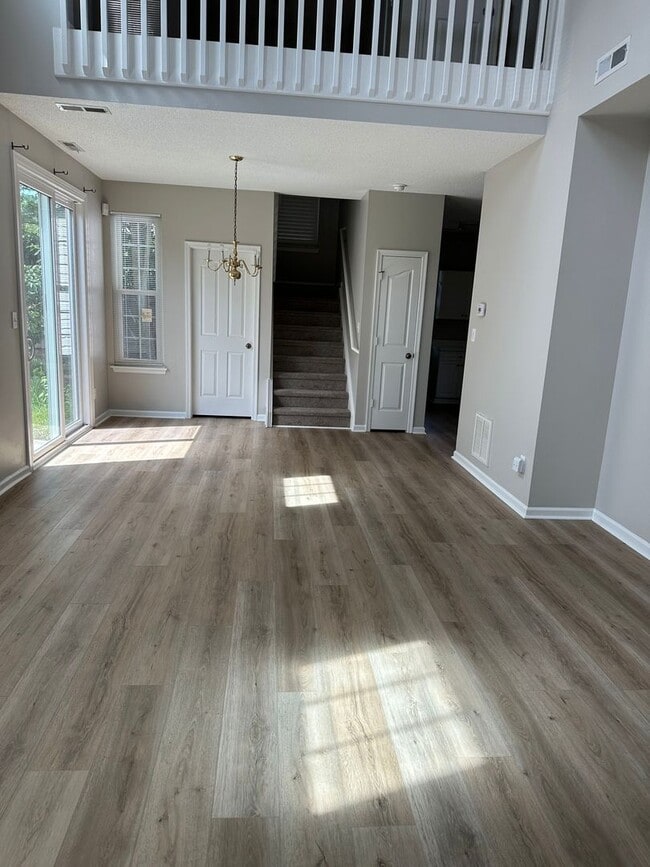 Building Photo - Plantation Woods  in Chesapeake 3 BR, 2.5 BA, 2 Car Garage