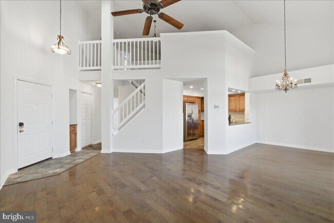 Building Photo - 1304F Garden Wall Cir