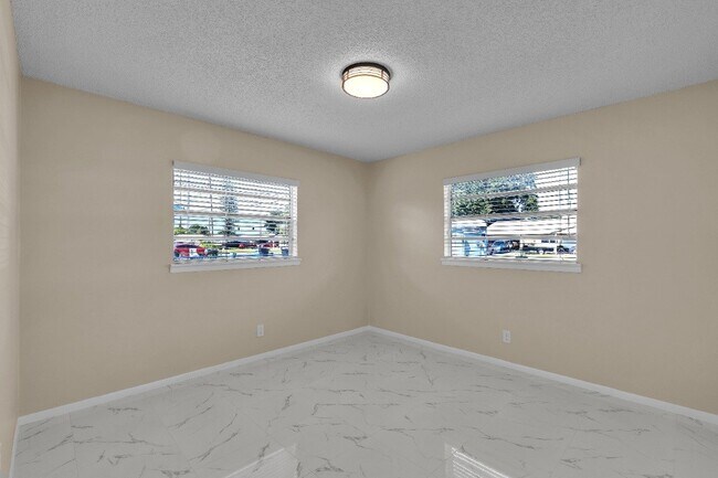 Building Photo - 2809 Jefferson Pkwy