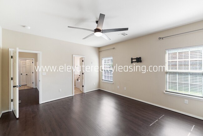 Building Photo - 2609 W Huntsville St