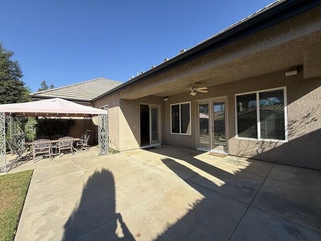 Building Photo - Spacious Luxury Home in Prestigious Country Club Community
