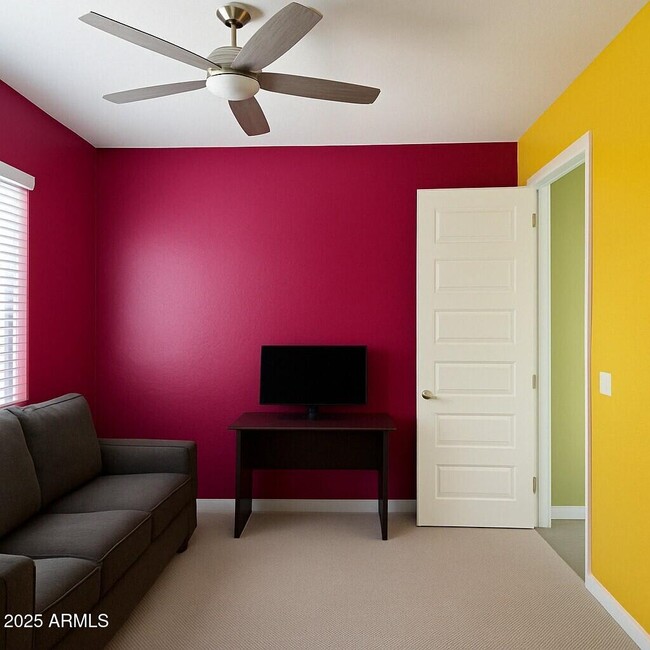 Building Photo - 2516 E King Bird Dr