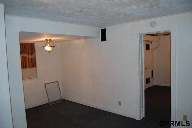 Building Photo - 4535 Nicholas St