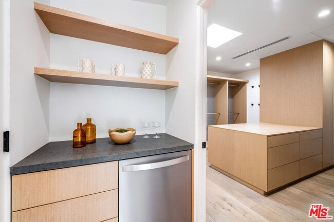 Building Photo - 1620 Electric Ave