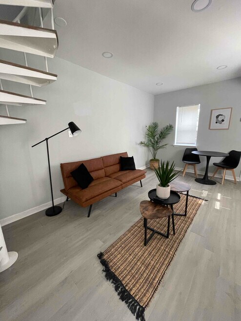 Building Photo - 1019 W Baltimore St