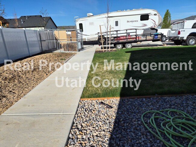 Building Photo - 1624 S 210 W