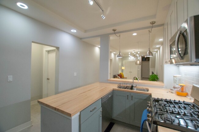 Building Photo - 2732 S Bonfield St
