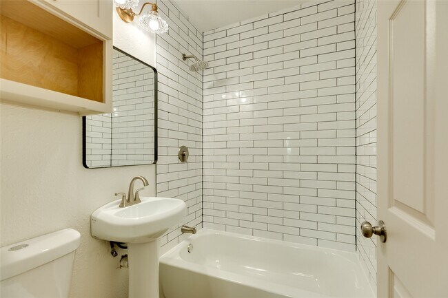 Building Photo - 2512 Avenue K