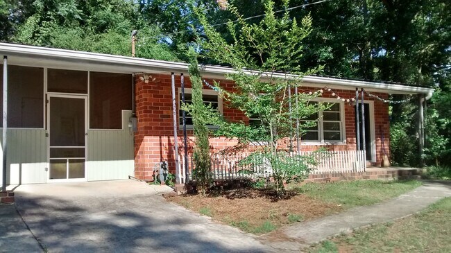 Building Photo - Two Bedroom One Bath in Normaltown