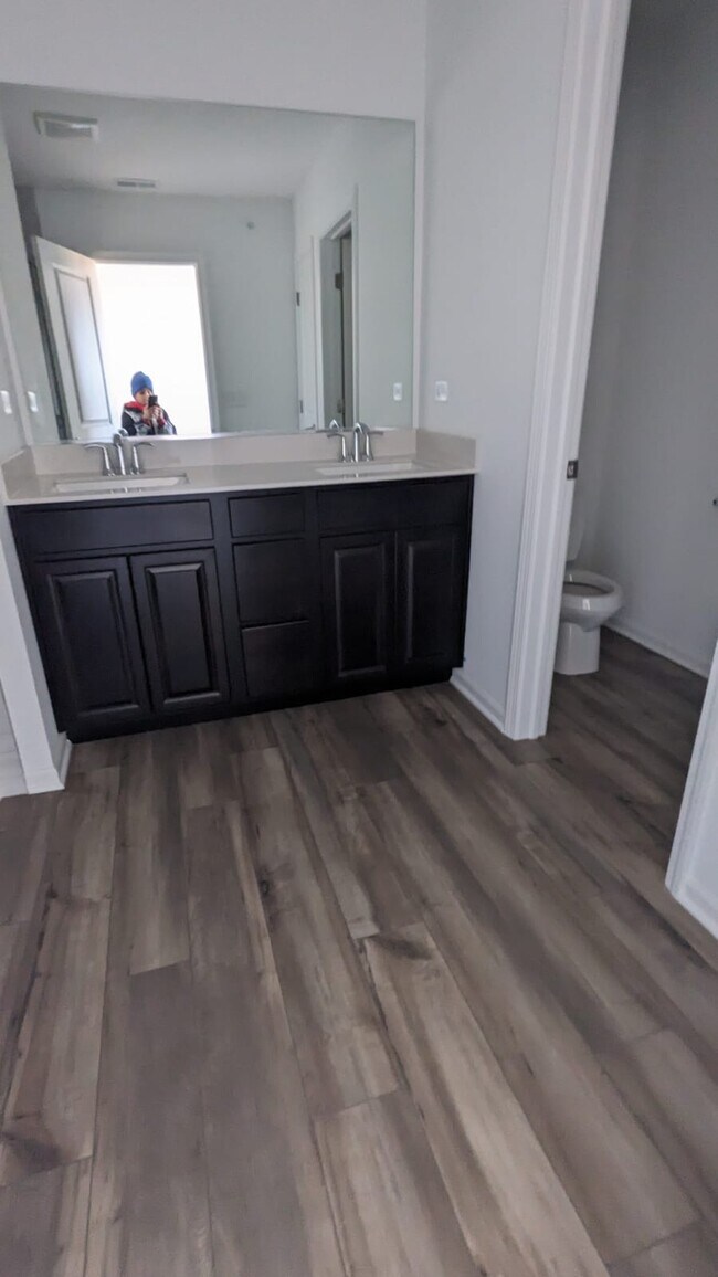 Building Photo - 12383 Tinsley St