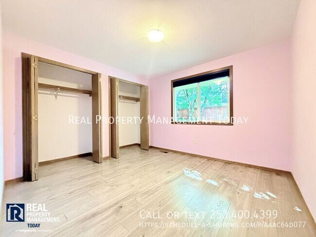 Building Photo - 6319 46th St Ct W