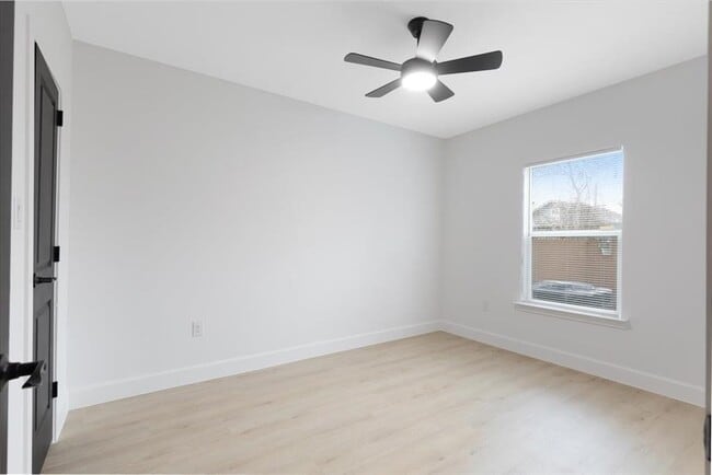Building Photo - 6609 Avenue Q