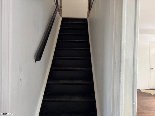 Building Photo - 59 Lakeview Dr